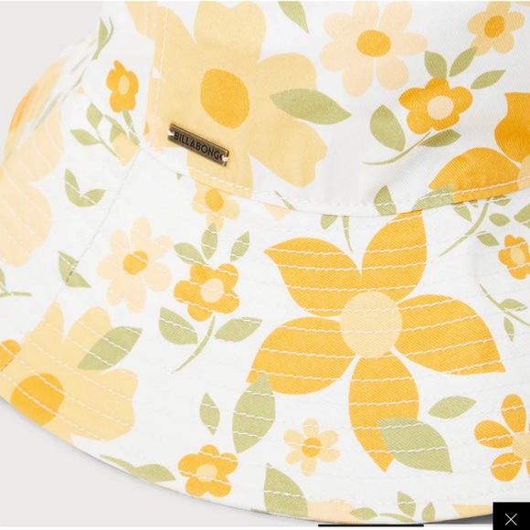 Time to Shine White Floral Print Beachy
Bucket Hat
Billabong NWT - Picture 2 of 6